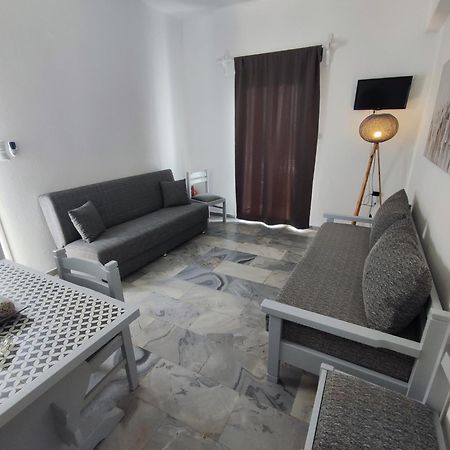 Galaxy Apartments Alikí Quarto foto
