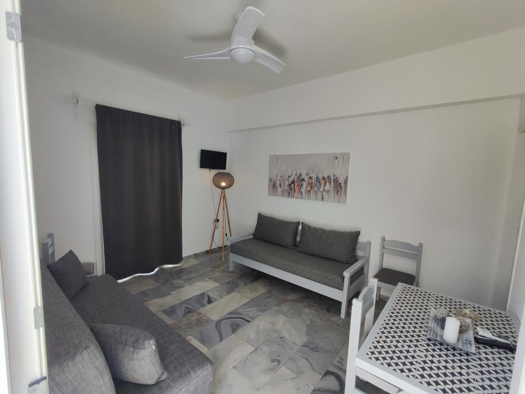 Galaxy Apartments Alikí Quarto foto